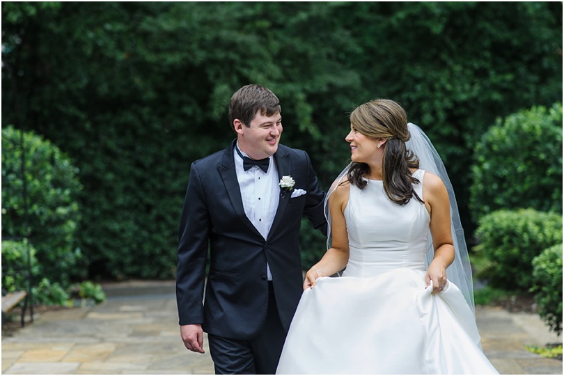 bride and groom moment at the estate on piedmont
